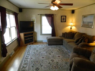 4 Broadway St, Rochester, NH 03868 - photo 4