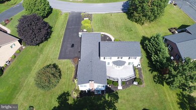 52 Monroe Dr, Chambersburg, PA 17201 - photo 3