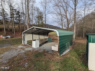 144 Huckleberry Ln, Duffield, VA 24244 - photo 5