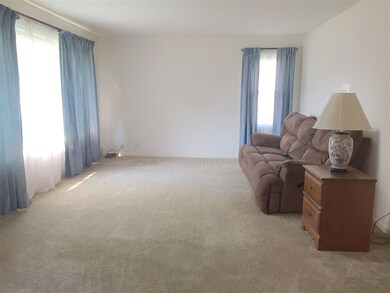 Spacious Livingroom
