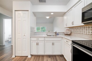 4925 Myrtle Oak Dr unit 22, New Port Richey, FL 34653 - photo 5