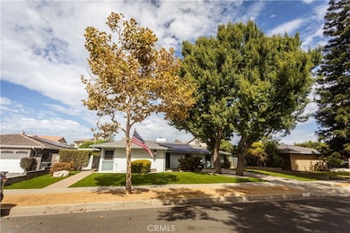 521 W Memory Ln, Santa Ana, CA 92706 - photo 4