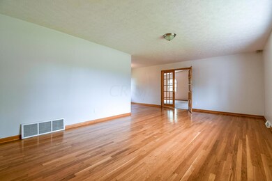 1030 Plum Ridge, Columbus, OH 43213 - photo 4