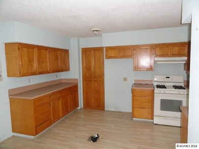 3214 Pioneer Dr SE, Salem, OR 97302 - photo 2