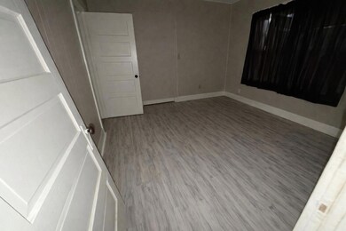 2410 Fisher St unit 2414, Plainview, TX 79072 - photo 5