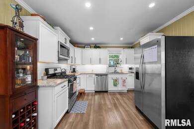 2156 Ridge Rd, Reynolds, IL 61279 - photo 6