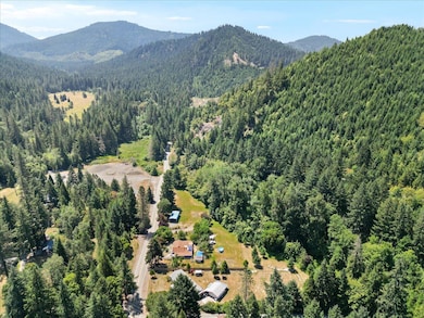 513 Barton Rd, Glendale, OR 97442 - photo 6