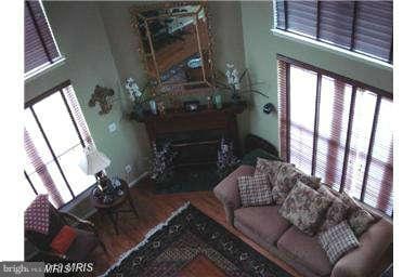 9332 Worthington Dr, Bristow, VA 20136 - photo 4