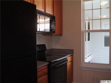 Kitchen - Galley Kitchen, has smooth top range, se
