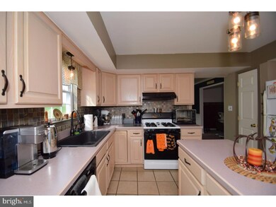 4530 Del Mar Dr, Reading, PA 19606 - photo 4