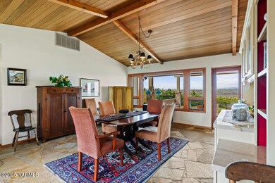 1081MaplewayRd-6