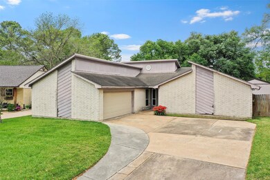 7443 Woodoak Dr, Houston, TX 77040 - photo 2