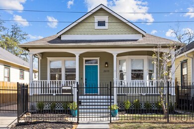 2610 Cortlandt St, Houston, TX 77008 - photo 2