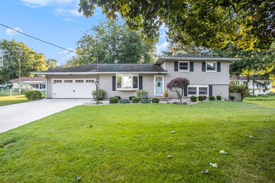 002_11_carlyle_ave_coldwater_mi_49036-64