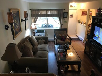 28 Croft Ct unit A, Staten Island, NY 10306 - photo 2