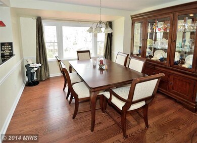 9102 Courtley Ct, Fairfax, VA 22031 - photo 7