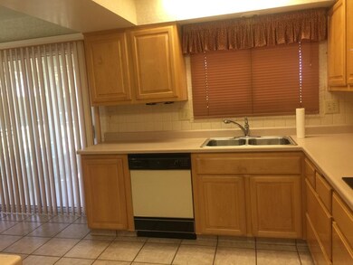 9871 W Willowbrook Ct, Sun City, AZ 85373 - photo 4