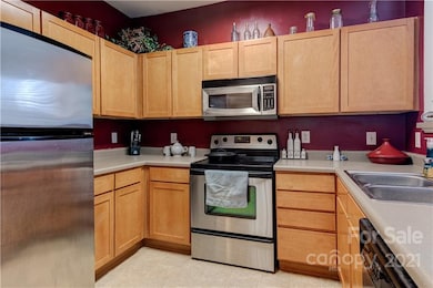 331 Appeldoorn Cir unit 331, Asheville, NC 28803 - photo 3