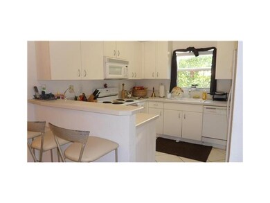 10929 NW 70th St, Doral, FL 33178 - photo 4