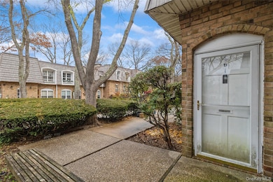 655 Middle Country Rd unit 4D1, Coram, NY 11727 - photo 5