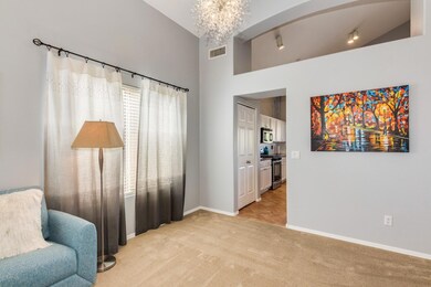 Great floorplan, light and bright.