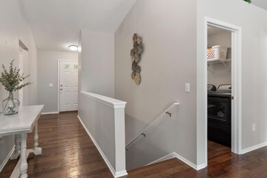 4586 Trickle Creek Ln, Columbus, OH 43228 - photo 6