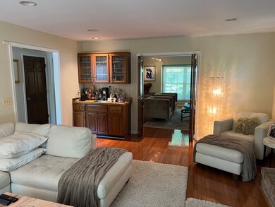 984 Kenilworth Cir, Naperville, IL 60540 - photo 4