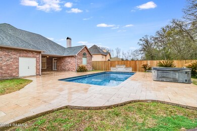 29-web-or-mls- 215 E Peck Blvd-25