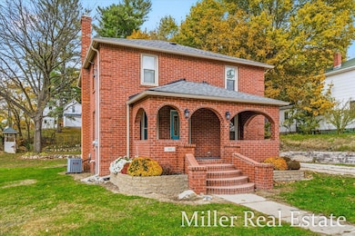 303 E Colfax St, Hastings, MI 49058 - photo 3