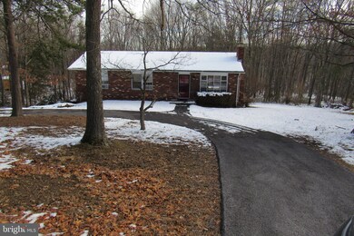 1129 Apple Orchard Cir, Berkeley Springs, WV 25411 - photo 2