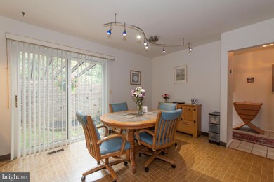 2145 Chapel Valley Ln, Lutherville Timonium, MD 21093 - photo 6