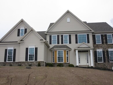 1055 Manor Dr, Mountain Top, PA 18707 - photo 3