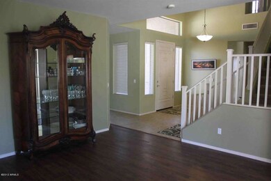 Living Room/Entry