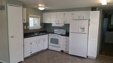 1150 S Franklin Ave unit 16, Colby, KS 67701 - photo 4