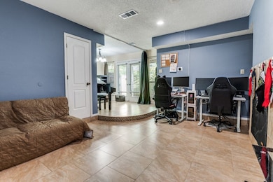 2040 Fleur de Lis Ct, Arlington, TX 76012 - photo 3