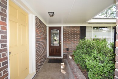 1130 Stonecrest Dr, Houston, TX 77018 - photo 2