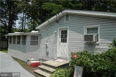 301 Brooks Dr, Colonial Beach, VA 22443 - photo 4