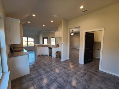 110 Clover Cir, Weatherford, TX 76086 - photo 7