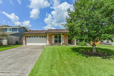 4318 Lucian Ln, Friendswood, TX 77546 - photo 3