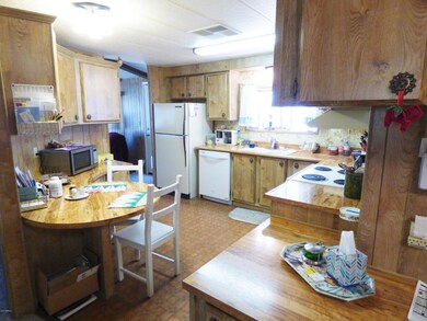 Eat-In Kitchen