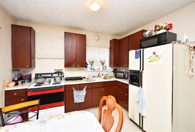 139 Van Molan St, Houston, TX 77022 - photo 4