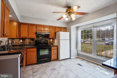 1 Sky Blue Ct, Germantown, MD 20874 - photo 5