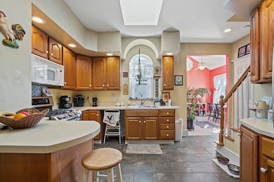 71 Highland St, New Bedford, MA 02740 - photo 2