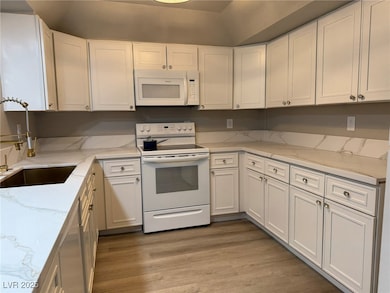 3930 University Center Dr unit 302, Las Vegas, NV 89119 - photo 5