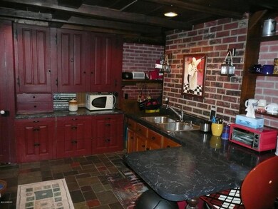 143 Lower Market St, Milton, PA 17847 - photo 6