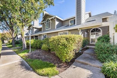 135 Pierpoint Cir, Folsom, CA 95630 - photo 2