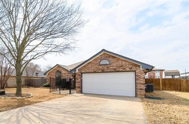 103 Catie Ln, Joshua, TX 76058 - photo 2