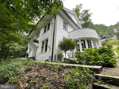 1718 Eckert Ave, Reading, PA 19602 - photo 2