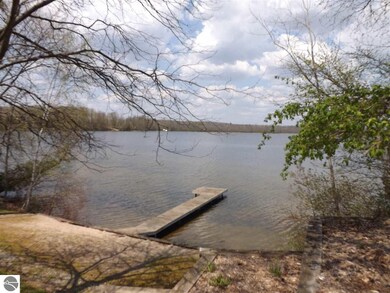 1501 Driftwood Ct, West Branch, MI 48661 - photo 2