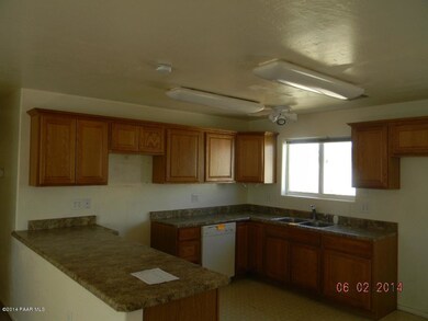 25537 N Catalina St, Paulden, AZ 86334 - photo 7